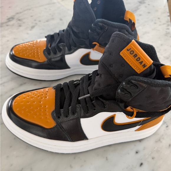 Nike Athletic Shoes Black Orange White - Picture 4 of 7